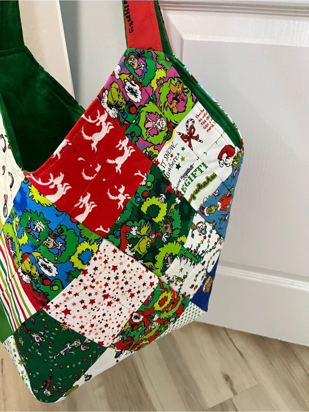 The Grinch Christmas Mondo Large Bag. New. Tote  Quilted